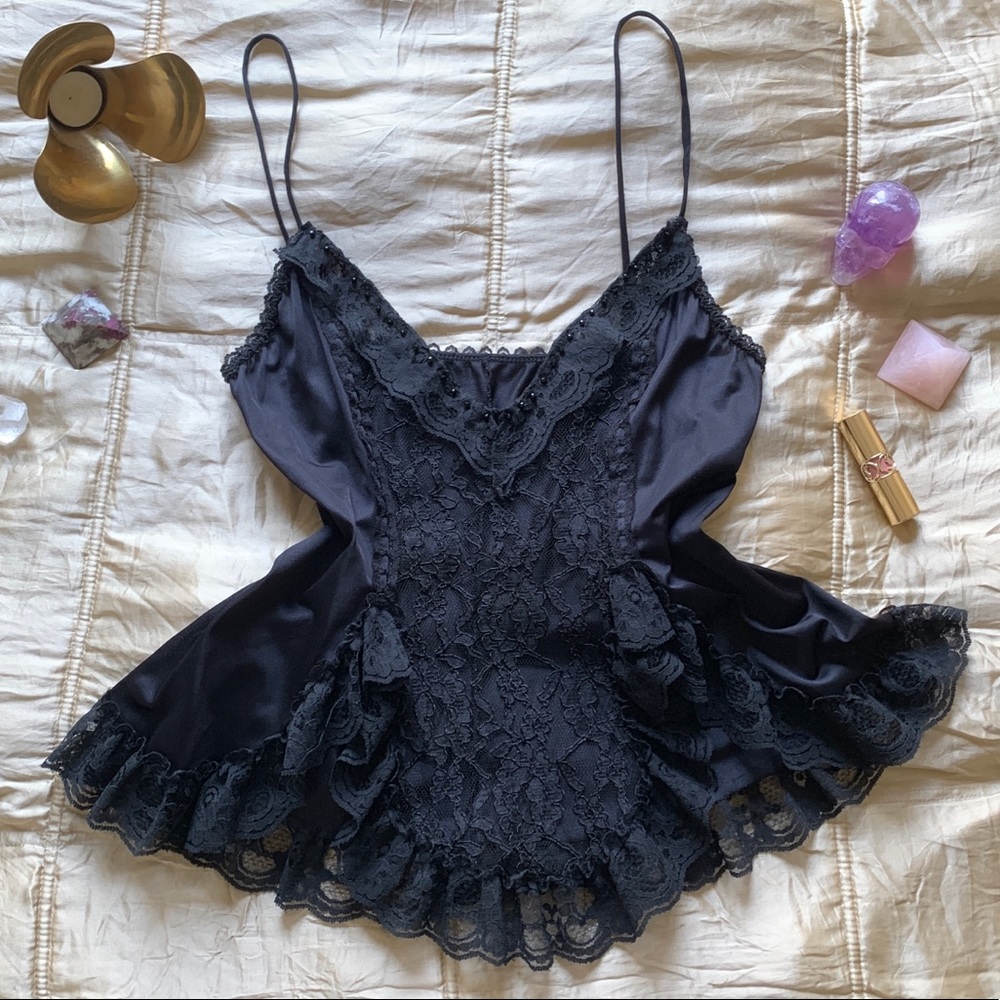 romantic lace camisole 🖤🌙✨